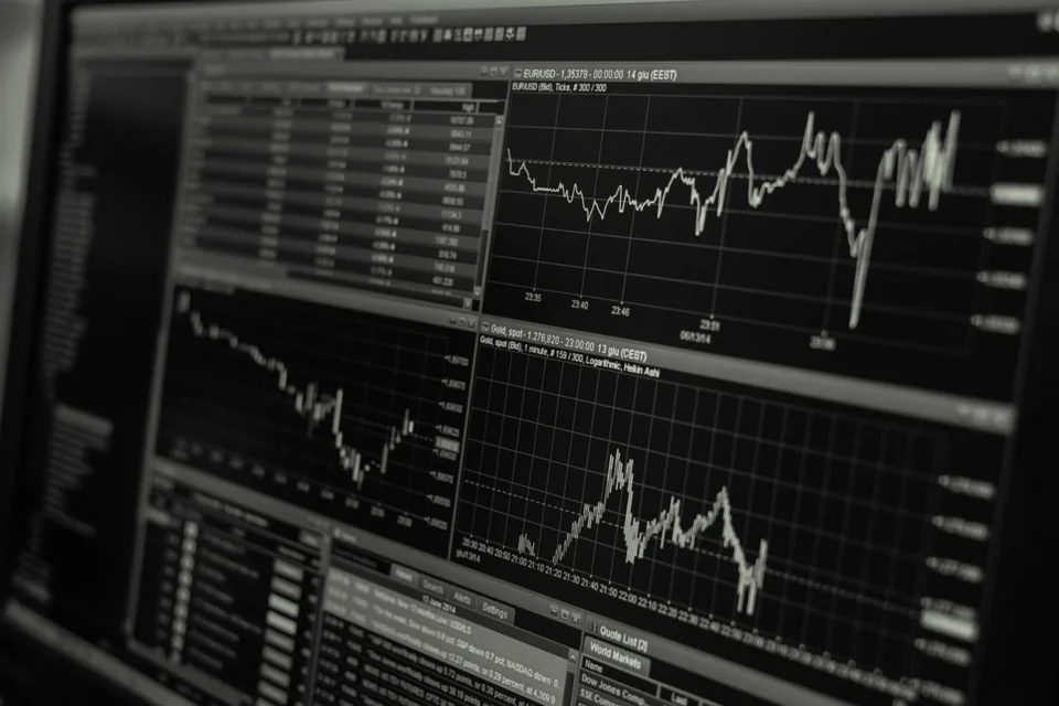 Світова торгівля у 2025 році зросте на 0,9%: прогноз СОТ