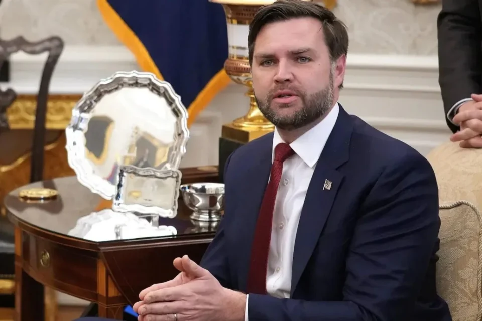 Венс: Трамп має набагато більше карт, ніж Китай