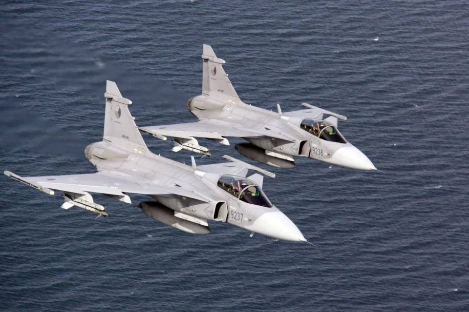 Постачання літаків Gripen до України можливе протягом трьох років - прем’єр Швеції