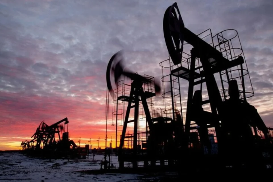 Санкції США зменшили кількість покупців російської нафти в Китаї – Bloomberg