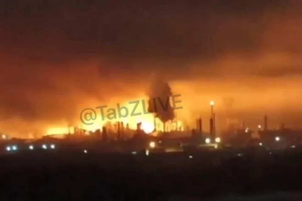 Українські дрони-камікадзе здійснили наліт на НПЗ “Лукойл-Ніжегороднєфтєоргсинтез”: джерела повідомили подробиці