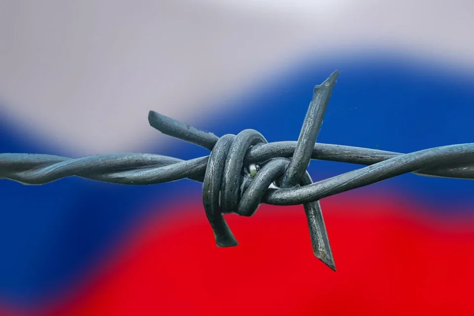 Російський порт Туапсе призупинив експорт палива після атак дронів, НПЗ зупинився - Reuters