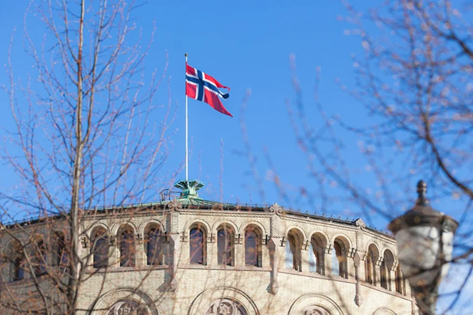 Норвегію закликають використати фонд у 1,8 трлн євро для допомоги ЄС розблокувати кредит Україні - Euractiv