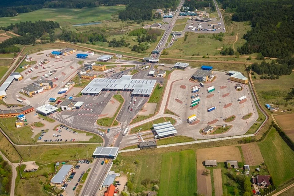 Польща відновлює роботу двох прикордонних пунктів з білоруссю