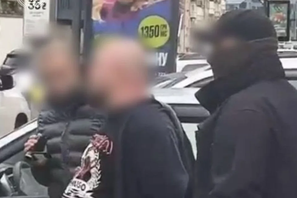 Обіцяв влаштувати в правоохоронні органи за 25 тисяч доларів: у Києві затримали чоловіка