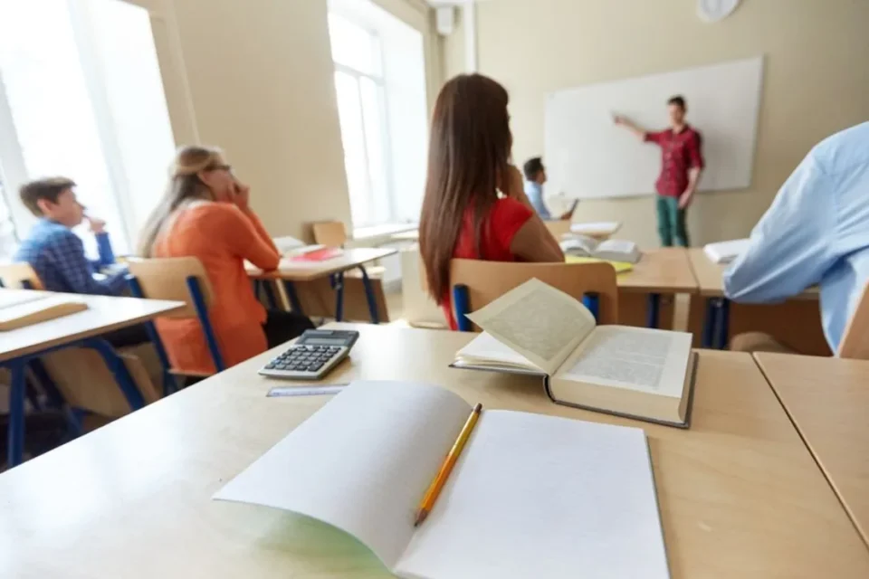 Міносвіти розглядає чотири моделі підвищення зарплати вчителям: про що йдеться