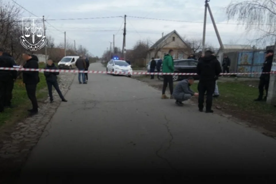 Здійснив щонайменше 13 пострілів: на Запоріжжі поліцейський поранив трьох військових