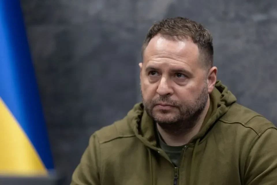 Єрмак: Зеленський не підпише жодного документа про відмову від територій, поки буде Президентом України