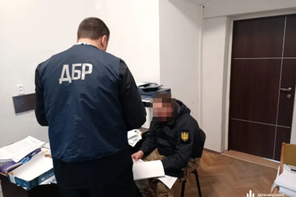 Замість перевірки документів застосував силу: на Львівщині військовослужбовець ТЦК отримав підозру