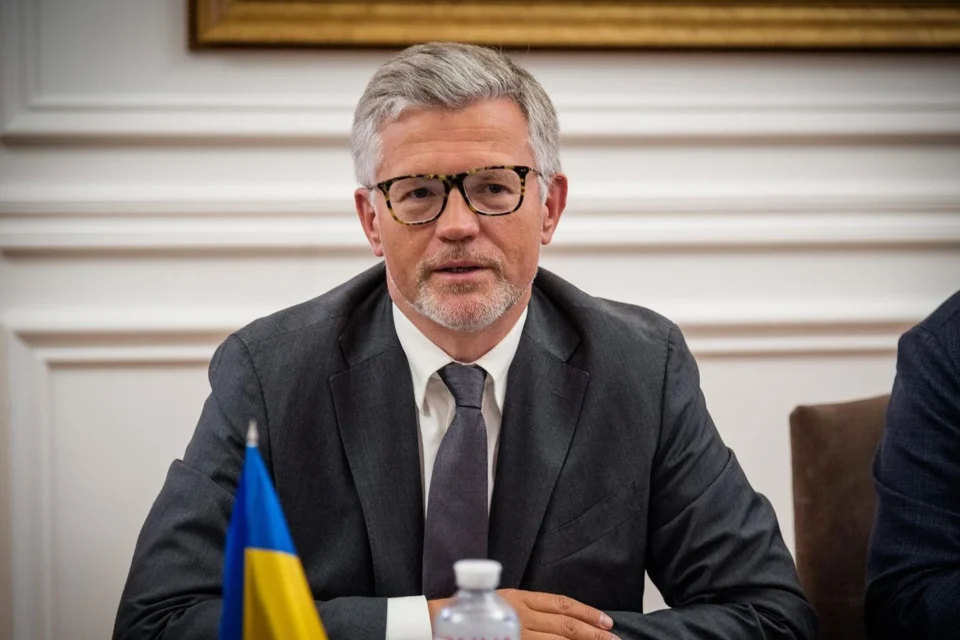 “Ви отримаєте дірку від бублика”: Мельник про заклики росії до України щодо капітуляції