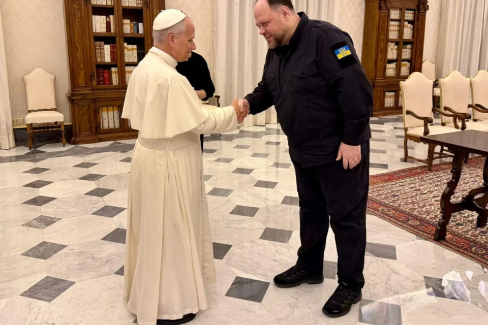 Обговорили повернення з рф українських дітей і полонених: Стефанчук зустрівся з Папою Римським