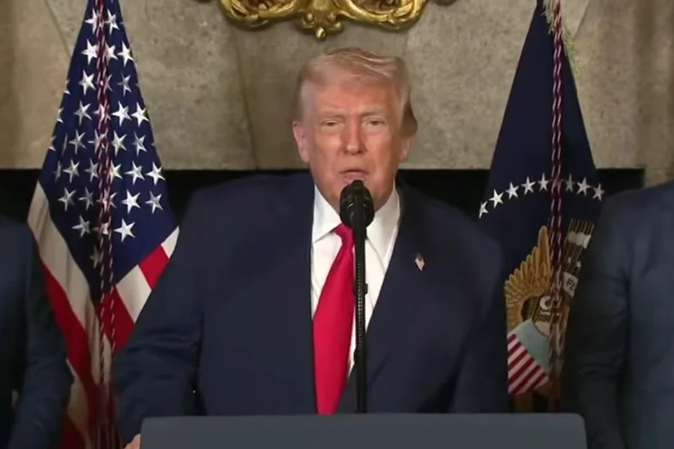 "Всі втомилися від цієї війни": Трамп зробив заяву щодо "мирних переговорів"За словами президента США, переговори про завершення війни росії проти України тривають нормально. Трамп зазначив, що "всі
втомилися від цієї війни, вона має зупинитися".Політика • 23 грудня, 02:14 • 30148 перегляди