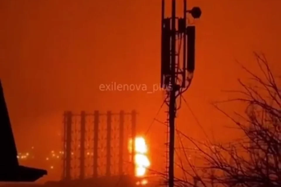 У краснодарському краї рф вибухи: горить ключовий вузол первинної переробки нафти на місцевому НПЗ