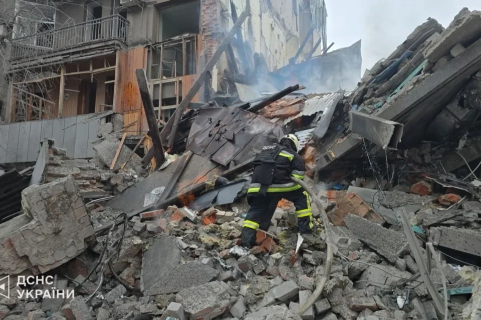 Російський ракетний удар по Харкову: 19 постраждалих, серед них немовля