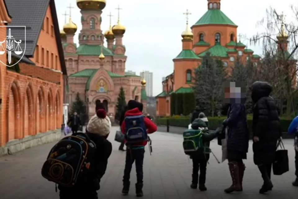 Підпільна школа з вихованням дітей у дусі