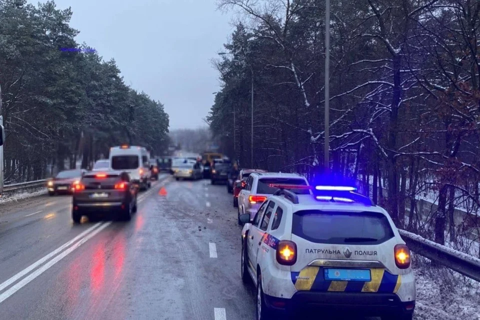 У Києві зіткнулися 13 автомобілів: рух у напрямку Вишгорода ускладнено