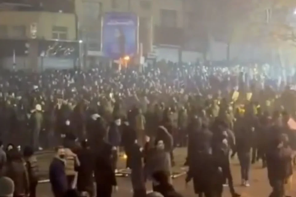 Білий дім розглядає варіанти авіаударів по Ірану у разі розстрілу протестувальників - WSJ