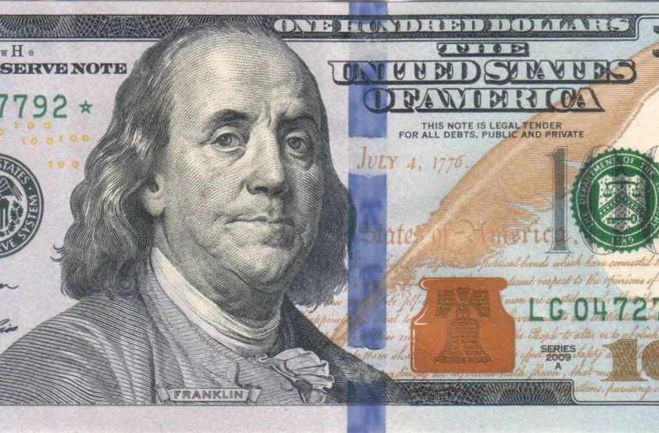 Долар США різко впав через тиск на незалежність ФРС та початок розслідування проти голови відомства Пуелла