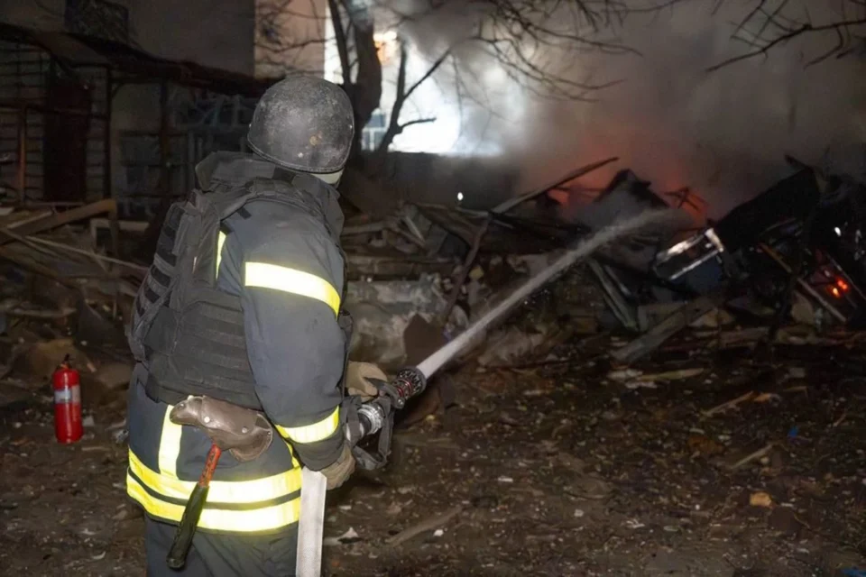 росія завдала ударів по Одесі вночі 13 січня: 5 постраждалих, пожежі та руйнування