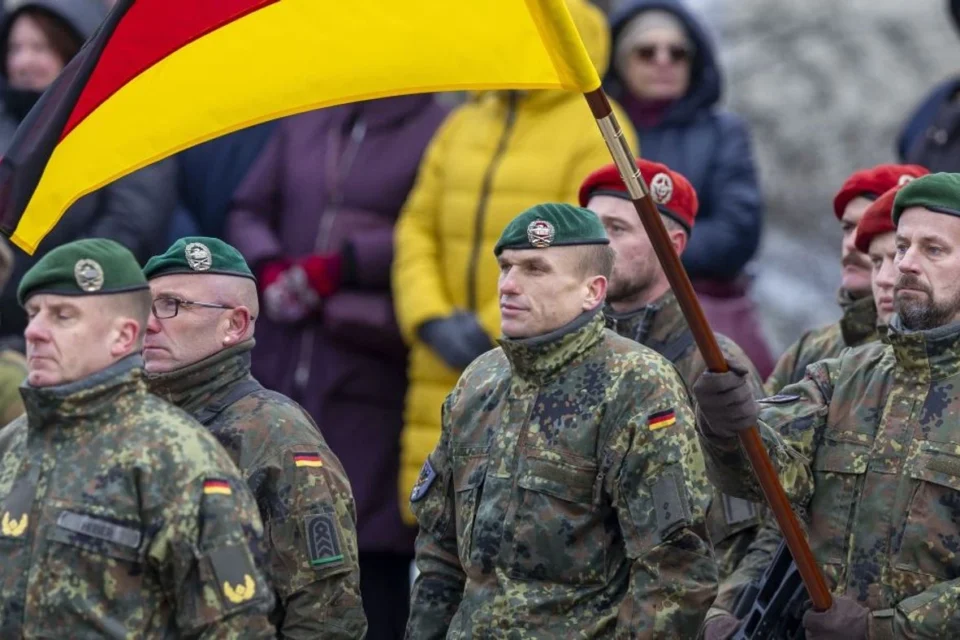 Від збільшення оборонних бюджетів та зведення бетонних укріплень до конфіскації надувних човнів: як Європа готується до можливої війни з росією