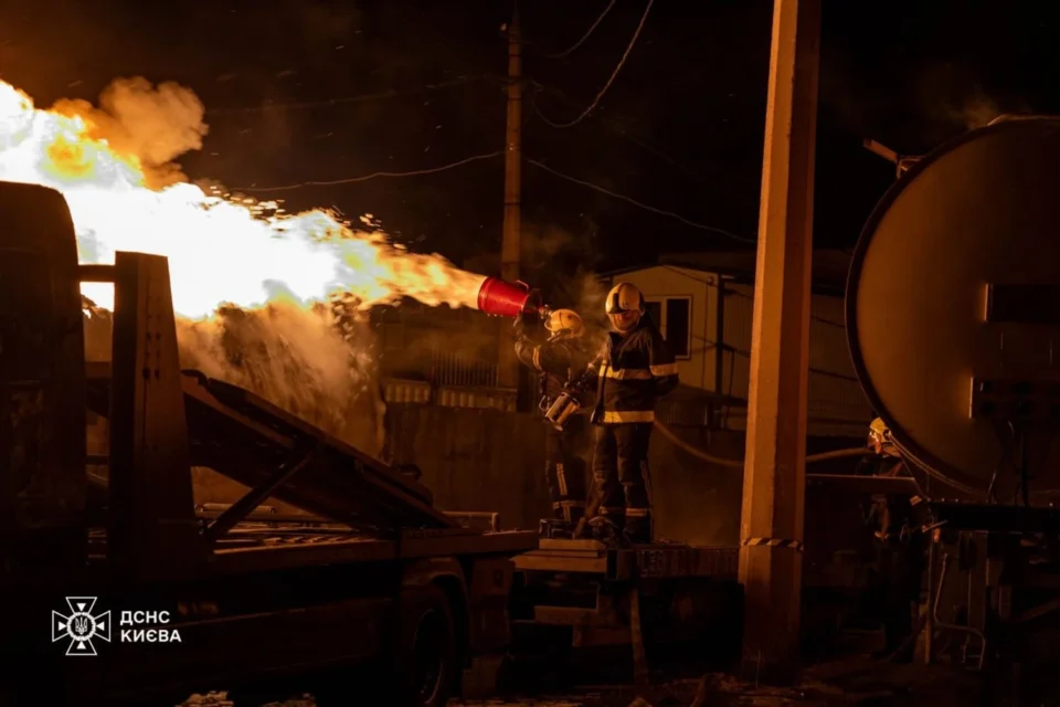 "Не можна зволікати з ППО, не можна заплющувати очі на ці удари": Зеленський відреагував на атаку рф понад 370 дронами та 21 ракетою