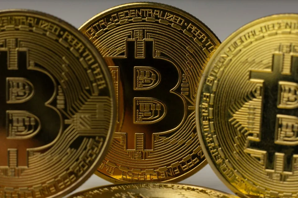 Біткоїн стабілізувався після падіння до найнижчого рівня за другий термін Трампа