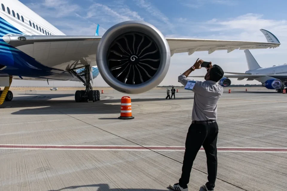 Boeing та GE виявили технічну несправність у двигунах нового літака 777X