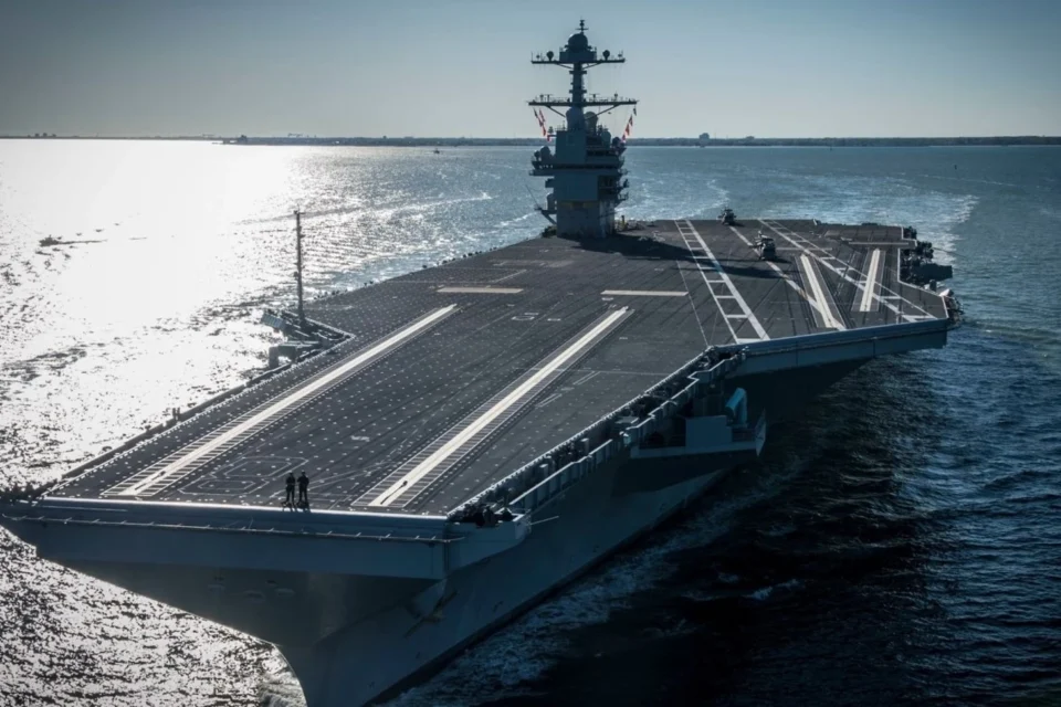 Трамп відправив найбільший у світі авіаносець до Близького Сходу, щоб посилити тиск на Іран - The Guardian