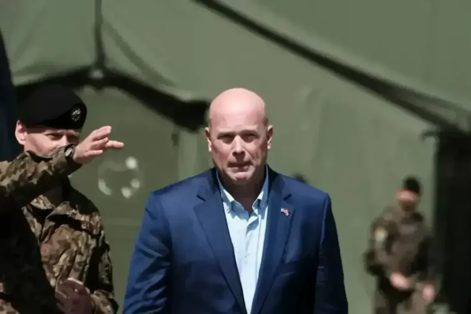 Китай міг би зателефонувати путіну і завершити війну - посол США при НАТО