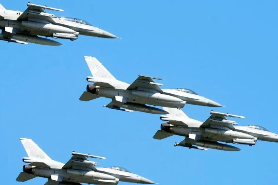 Атака рф по Україні 17 лютого - Польща підіймала літаки, зафіксовані  об