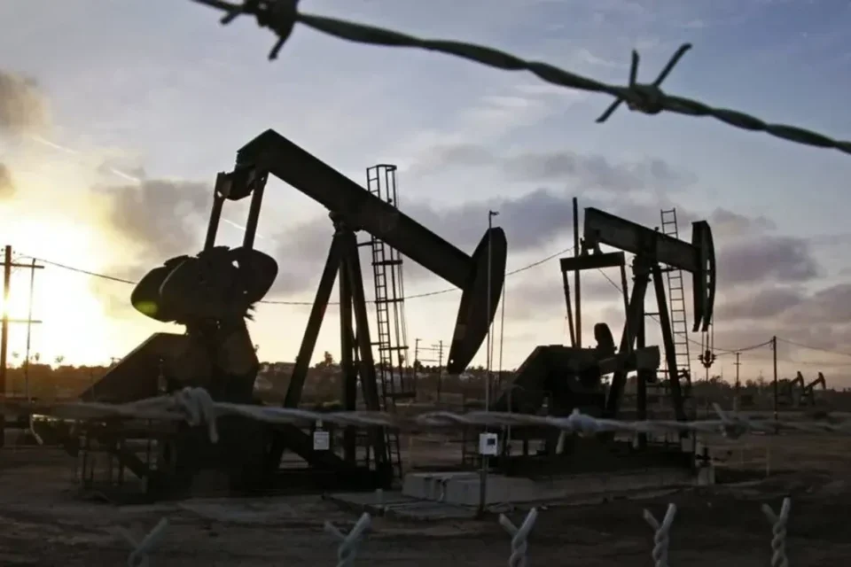 російська нафта продається з найбільшою знижкою за три роки через санкції - Bloomberg