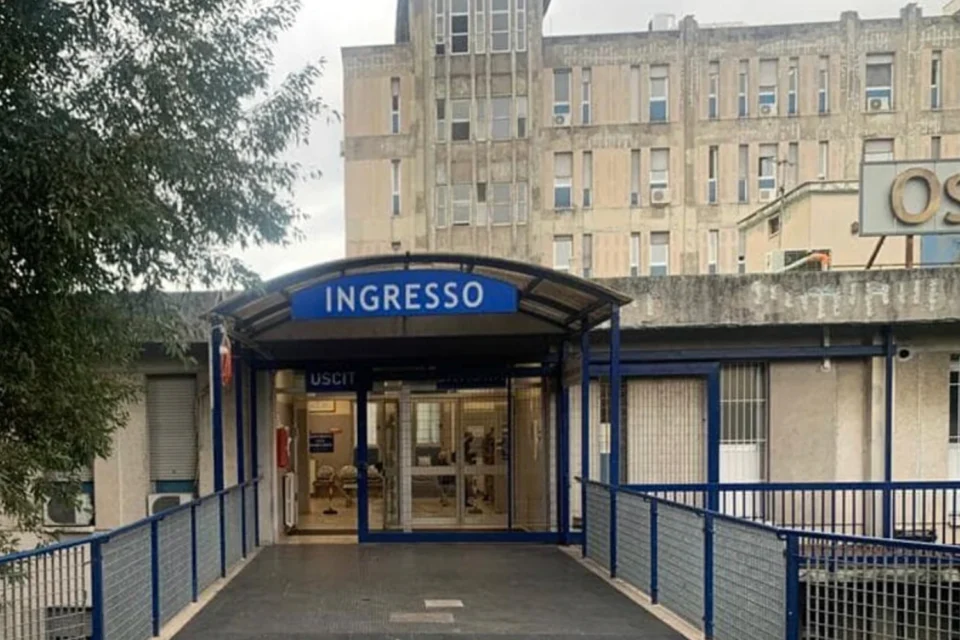 Мафію звинувачують у використанні лікарні Неаполя для шахрайства та незаконного перевезення трупів