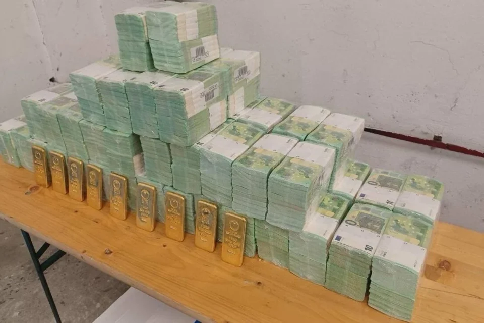 Захоплення інкасаторів в Угорщині - Будапешт показав кадри затримання і вилученої готівки