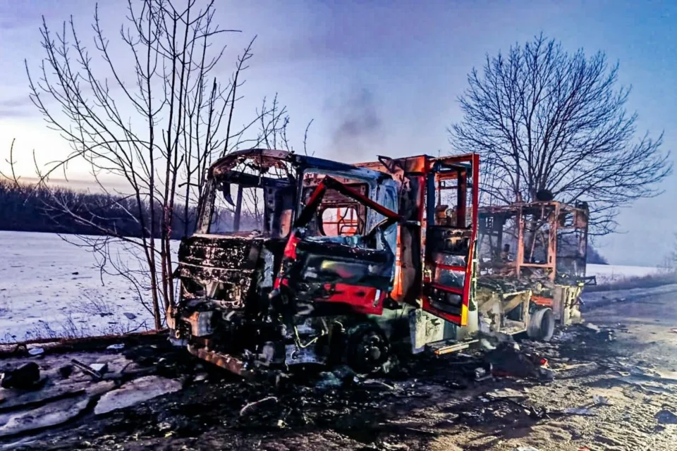 На Харківщині росіяни атакували рятувальників ДСНС під час гасіння пожежі