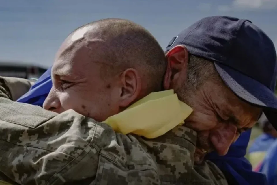 Військові після полону можуть отримати 100 000 гривень та 90 днів відпустки - Міноборони