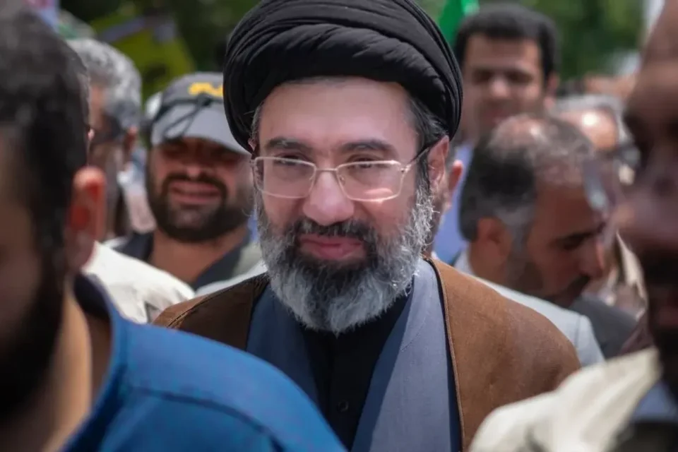 Новий верховний лідер Ірану заявив, що Ормузька протока залишатиметься закритою - ЗМІ