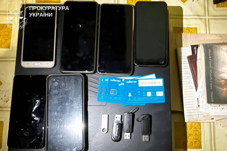 Шантажував дівчаток 8-10 років і створив мережу дитячої порнографії - на Буковині викрили чоловіка