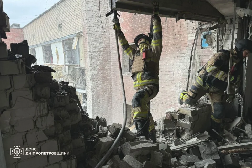Уже 13 постраждалих через російську атаку на Дніпро, серед них - троє дітей