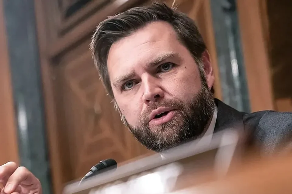 Венс стане найвисокопоставленішим посадовцем США, який візьме участь у переговорах щодо Ірану за останні десятиліття - ЗМІ