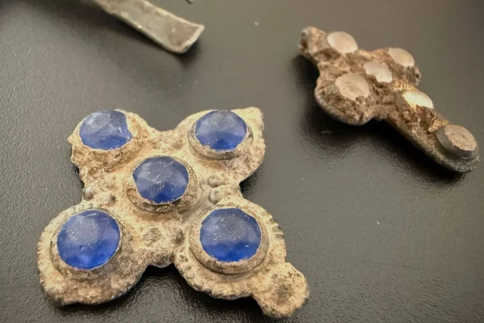 Митники запобігли вивезенню за кордон 39 археологічних пам’яток VIII–XX століть