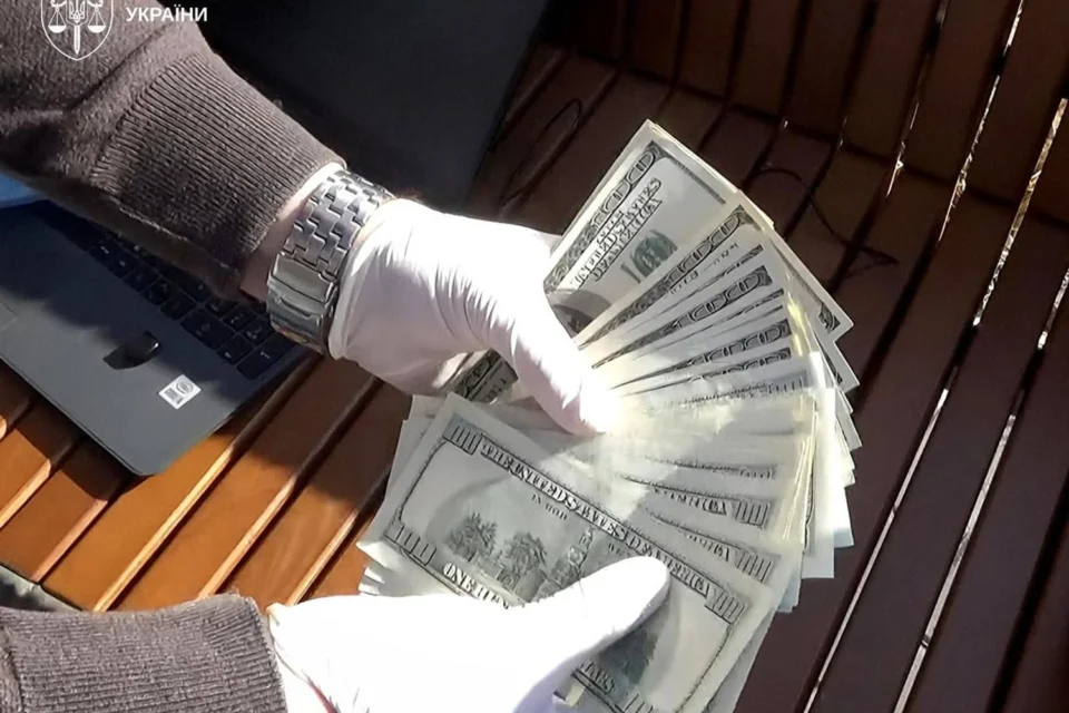 Полковника Нацгвардії затримали за намагання купити