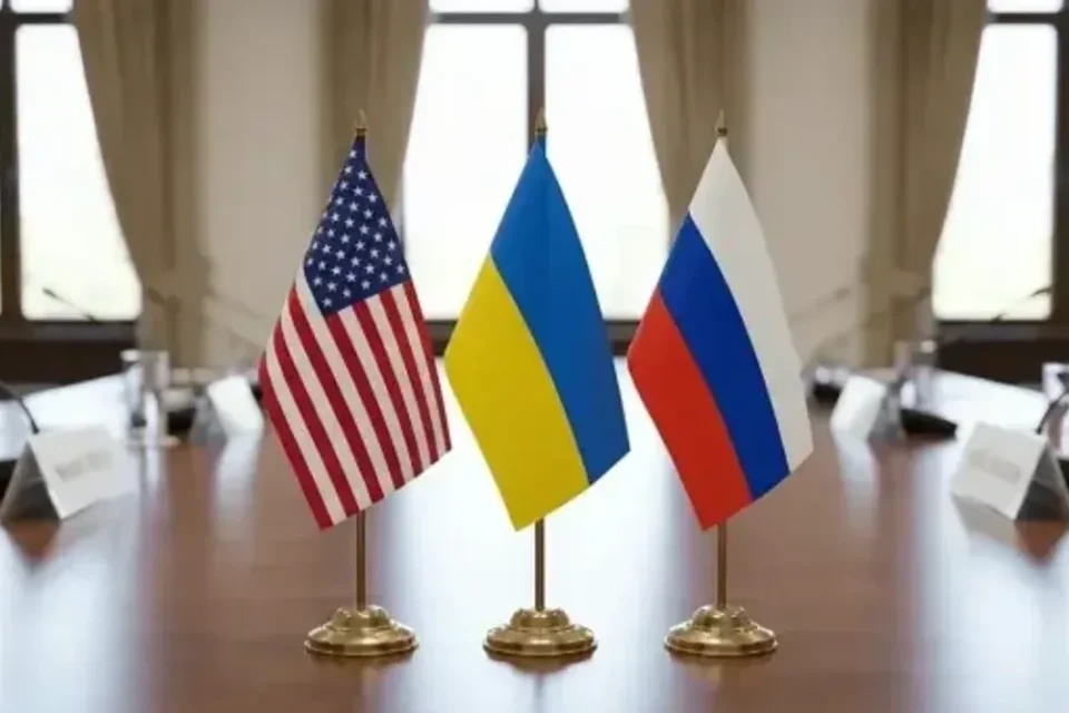 Переговори щодо України поставлені на паузу, але контакти з США тривають - пєсков