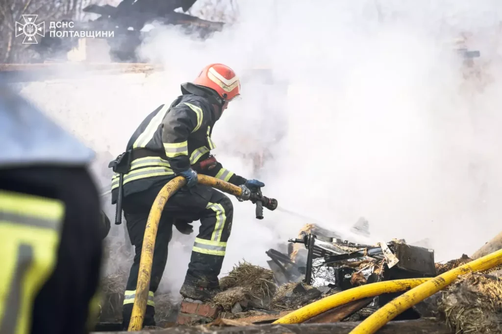 росія атакувала підприємства на Полтавщині, сталися пожежі