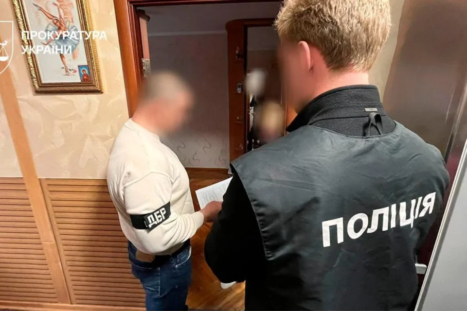 Посадовця Укрзалізниці взяли на отриманні 100 тисяч доларів хабара - Генпрокурор