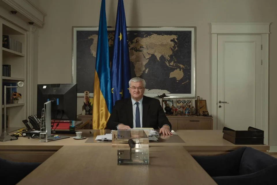 Україна скасувала рекомендацію утриматися від поїздок до Угорщини після поразки партії Орбана, готова працювати над нормалізацією відносин