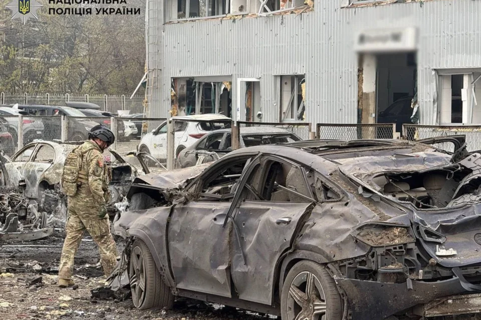 Кількість жертв і поранених після російських обстрілів Києва, Дніпра та Одеси знову зросла