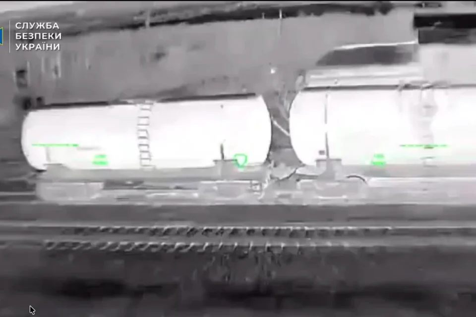 СБУ та Сили безпілотних систем знищили ешелони з пальним під окупованим Луганськом