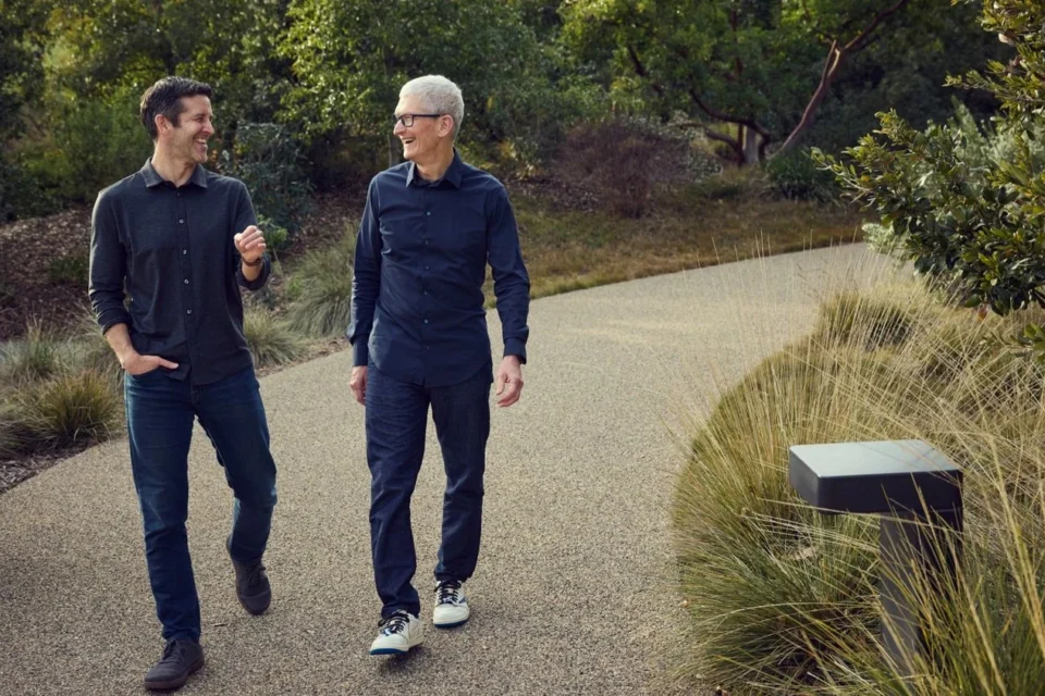 Apple призначає нового керівника на заміну Тіма Кука після 15 років