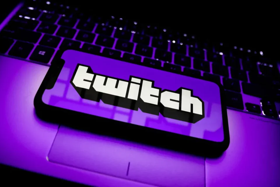 Twitch обмежив акаунти через рекламу російського коледжу, пов’язаного з виробництвом