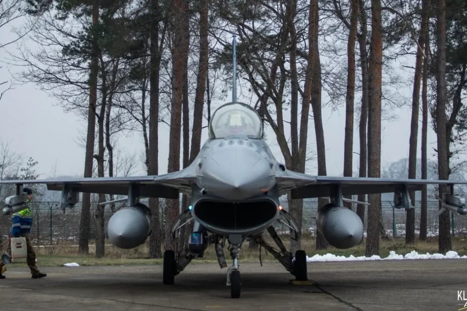 Бельгійські ЗМІ заявили про 53 F-16 для України, хоча офіційно йшлося лише про 30 винищувачів